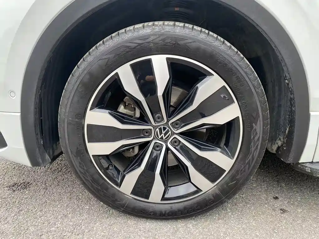Volkswagen Tiguan L 380TSI AWD R-Line 2023 - thumbnail 13