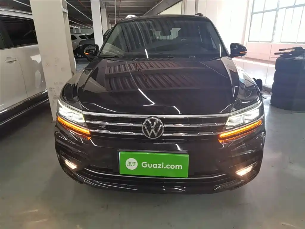 Volkswagen Volkswagen Tiguan L 2021 380TSI AWD R-Line 7-Seater 2021 - thumbnail 3