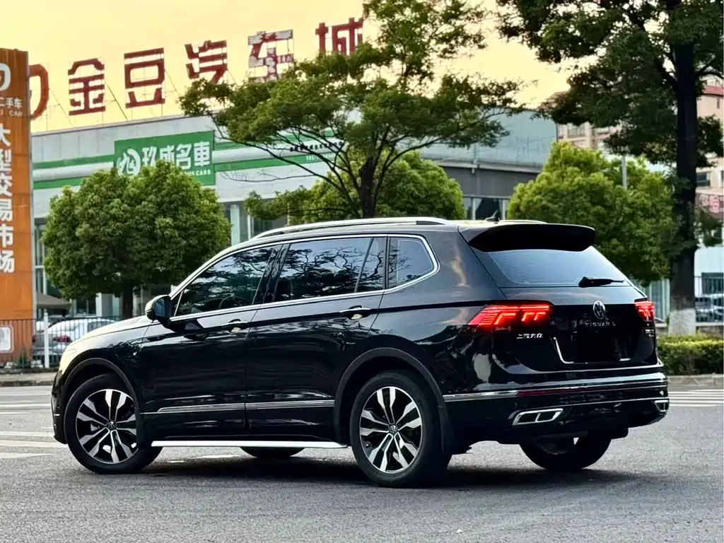 Volkswagen Volkswagen Tiguan L 2022 380TSI AWD R-Line 7-Seater 2022 - thumbnail 9