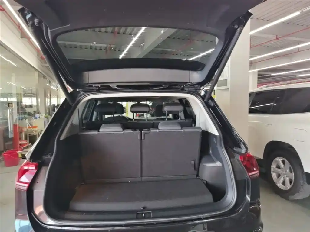 Volkswagen Volkswagen Tiguan L 2021 380TSI AWD R-Line 7-Seater 2021 - thumbnail 19