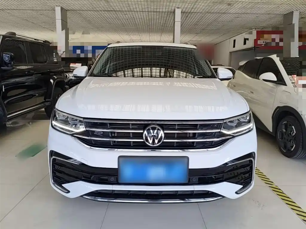 Volkswagen Tiguan L 380TSI AWD R-Line 2022 - thumbnail 3