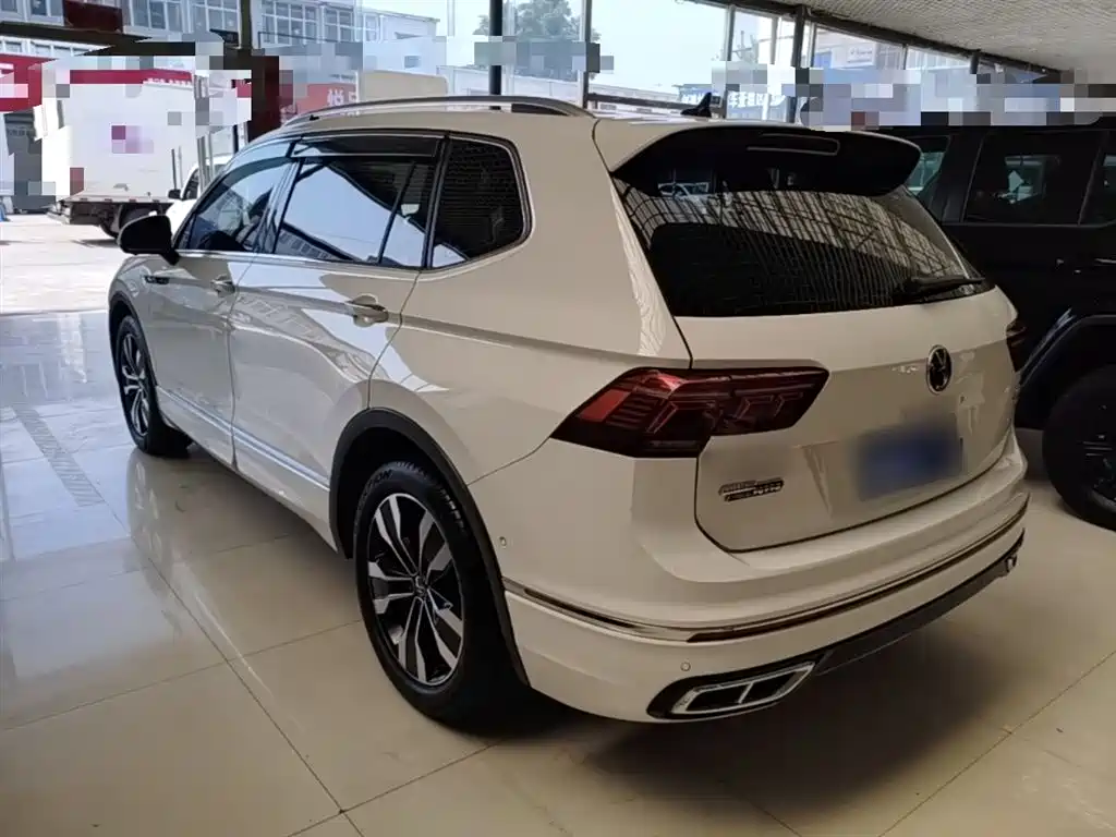 Volkswagen Tiguan L 380TSI AWD R-Line 2022 - thumbnail 5