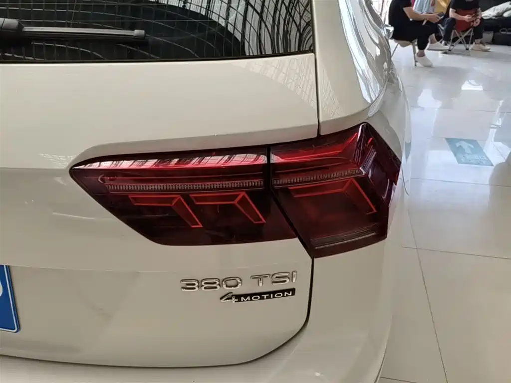 Volkswagen Tiguan L 380TSI AWD R-Line 2022 - thumbnail 8