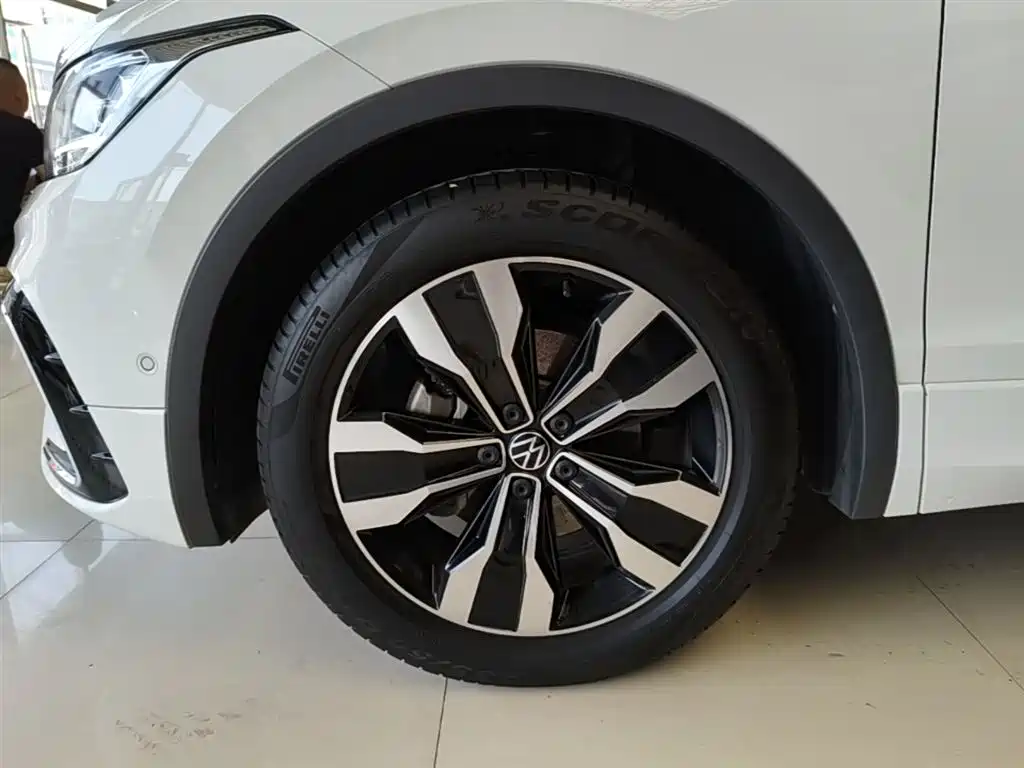 Volkswagen Tiguan L 380TSI AWD R-Line 2022 - thumbnail 23