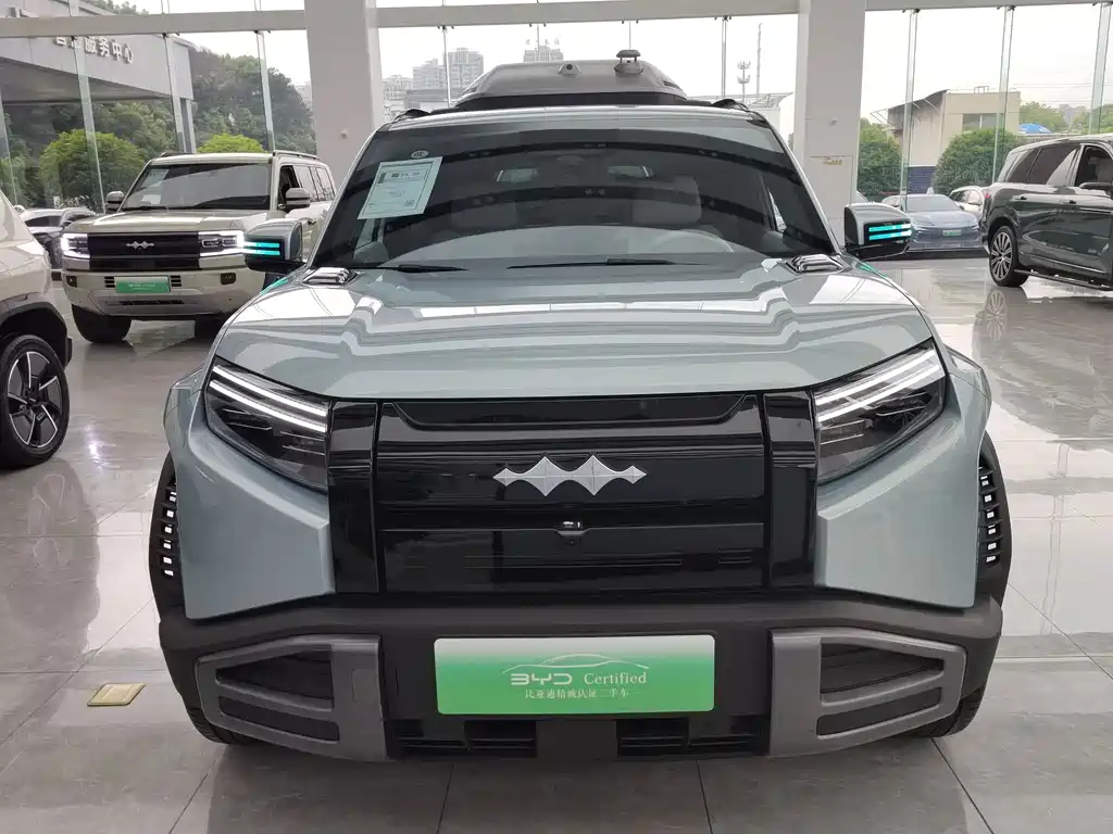 Fang Cheng Bao Titan 3 2025 501KM AWD Drone Edition 2025 - thumbnail 2