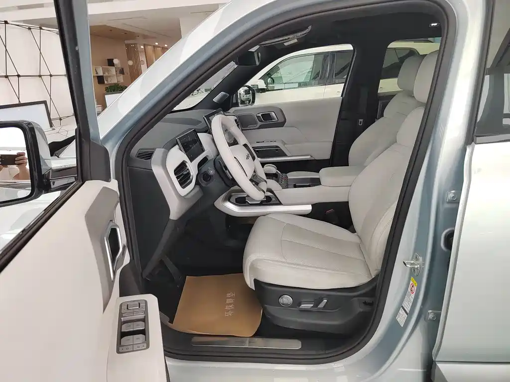 Fang Cheng Bao Titan 3 2025 501KM AWD Drone Edition 2025 - thumbnail 4