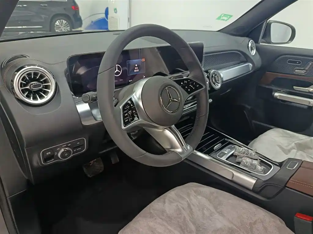 Mercedes-Benz Mercedes-Benz EQB 260 2025 - thumbnail 9