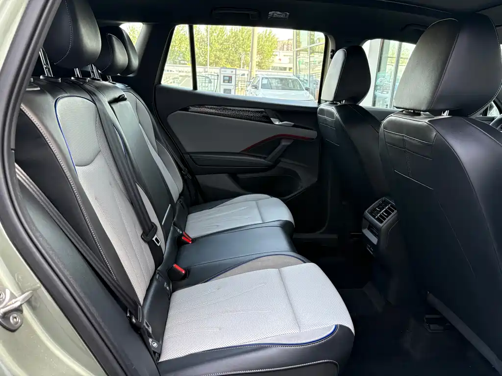Volkswagen Tayron L 380TSI AWD Luxury Easy Package 2025 - thumbnail 6