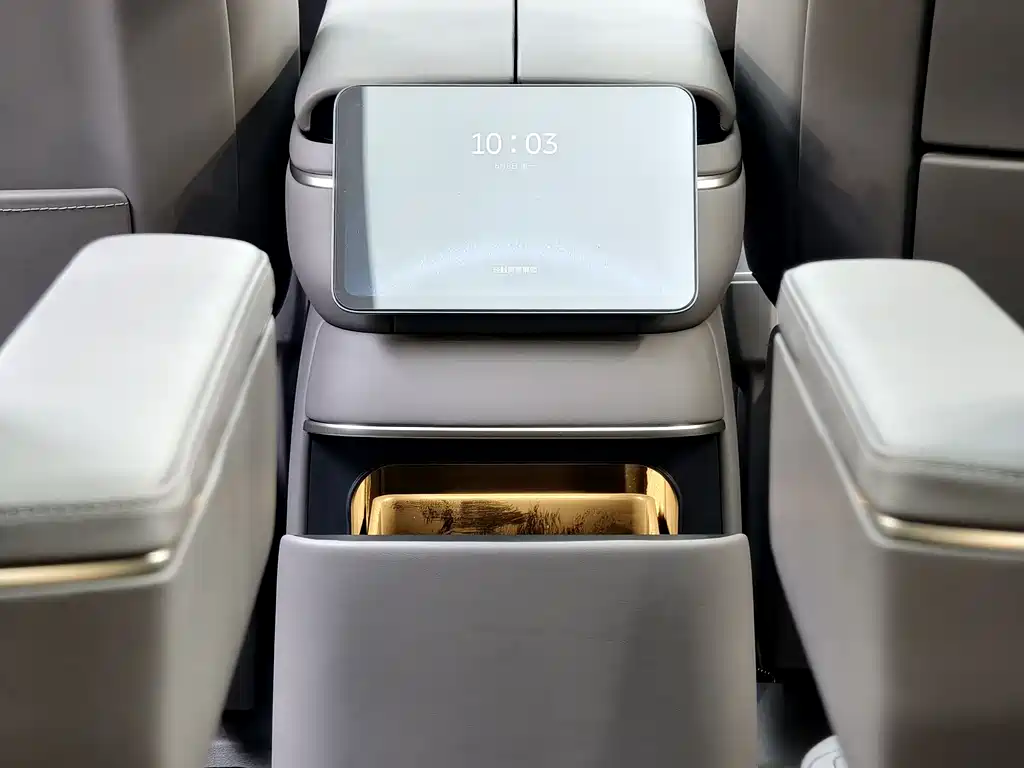 NIO NIO ES8 2025 - thumbnail 10
