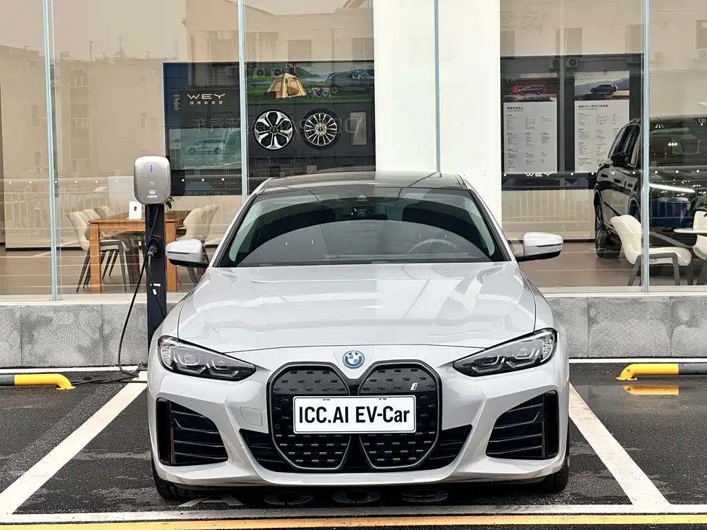 BMW BMW i4 2023 eDrive35 2025 - thumbnail 2