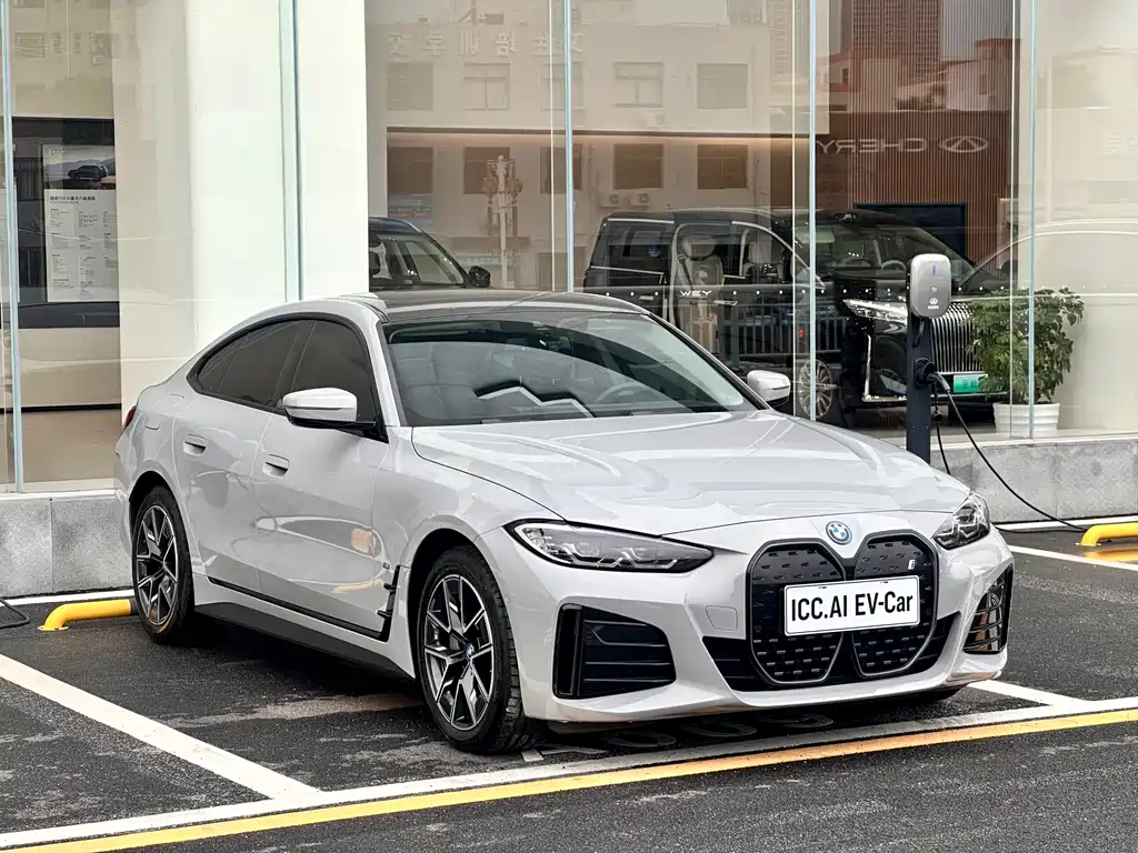 BMW BMW i4 2023 eDrive35 2025 - thumbnail 3