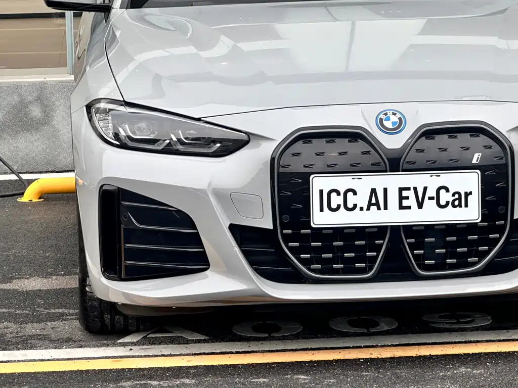 BMW BMW i4 2023 eDrive35 2025 - thumbnail 13