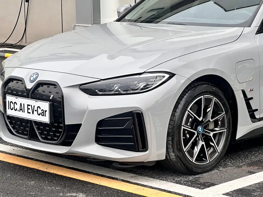 BMW BMW i4 2023 eDrive35 2025 - thumbnail 14
