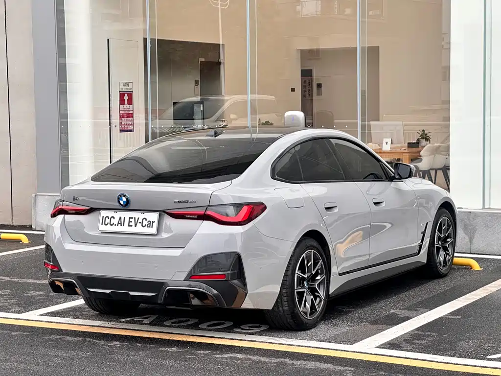 BMW BMW i4 2023 eDrive35 2025 - thumbnail 18