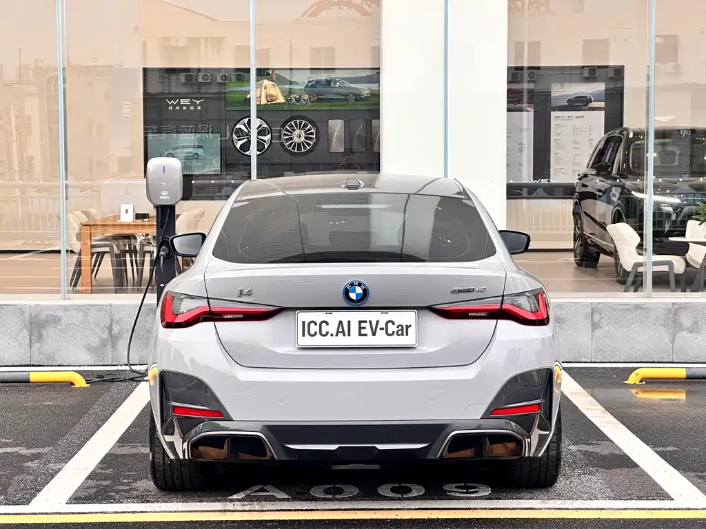 BMW BMW i4 2023 eDrive35 2025 - thumbnail 19