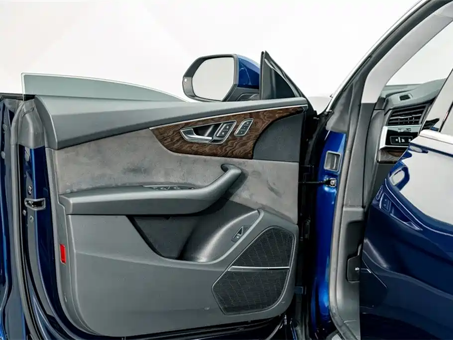 Audi Audi Q8 2019 45 TFSI Premium Dynamic Model 2020 - thumbnail 16