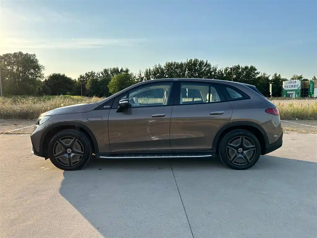 Mercedes-Benz Mercedes-Benz EQE SUV 500 4MATIC Special Edition 2023 - thumbnail 7