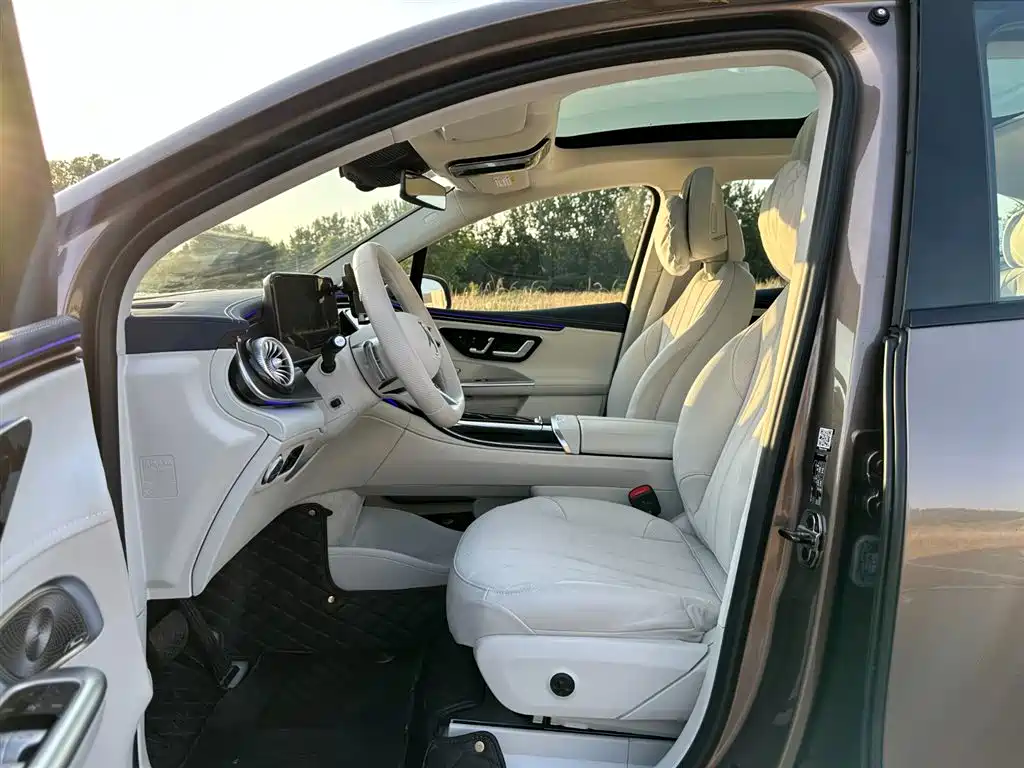 Mercedes-Benz Mercedes-Benz EQE SUV 500 4MATIC Special Edition 2023 - thumbnail 9