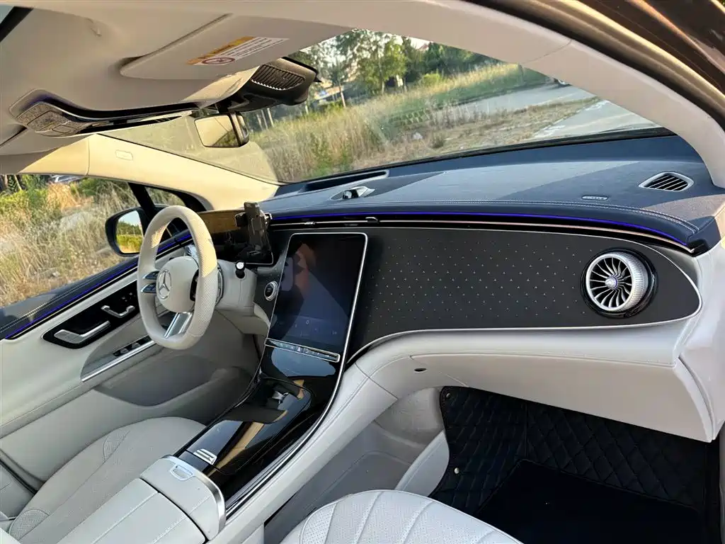 Mercedes-Benz Mercedes-Benz EQE SUV 500 4MATIC Special Edition 2023 - thumbnail 16