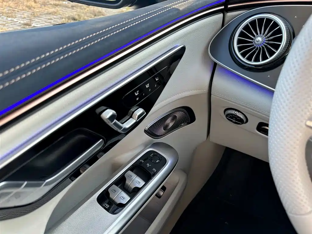 Mercedes-Benz Mercedes-Benz EQE SUV 500 4MATIC Special Edition 2023 - thumbnail 22