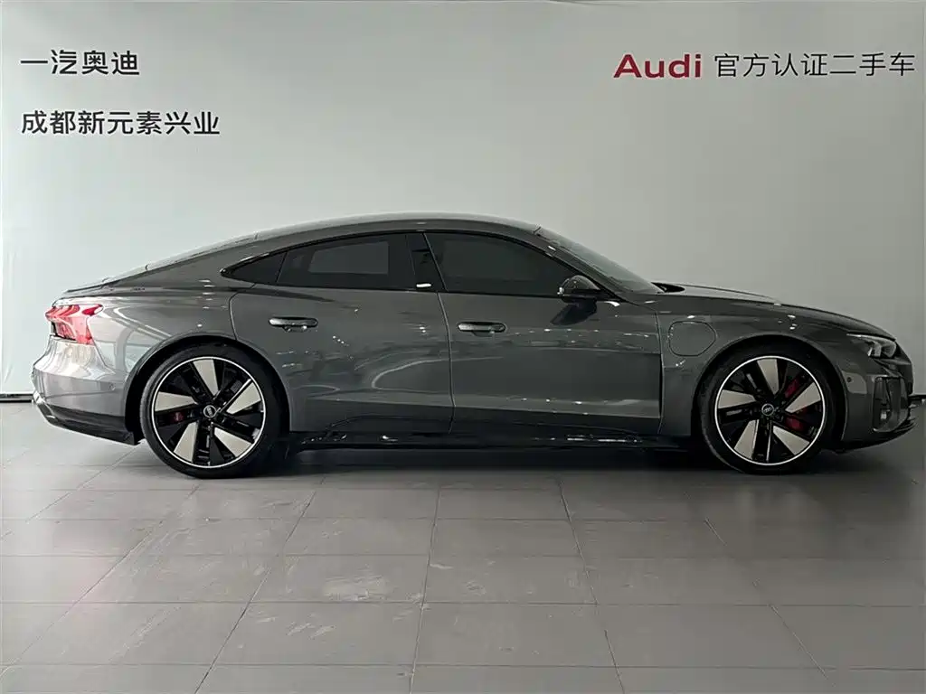 Audi Audi e-tron GT 2025 - thumbnail 3