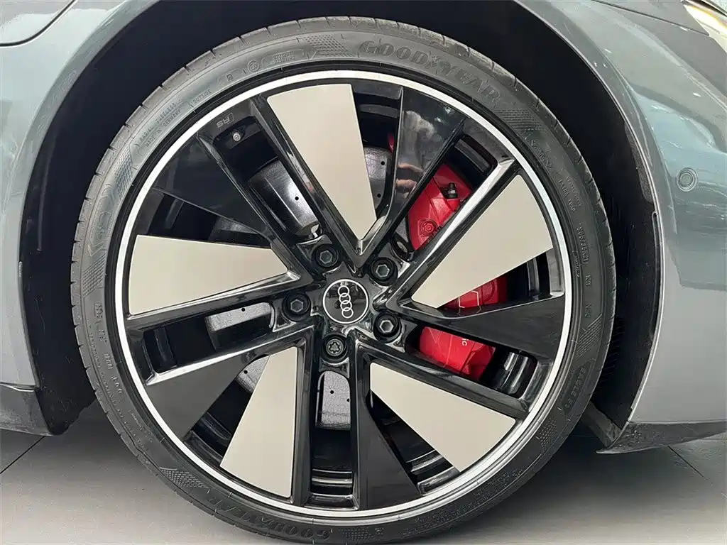 Audi Audi e-tron GT 2025 - thumbnail 17