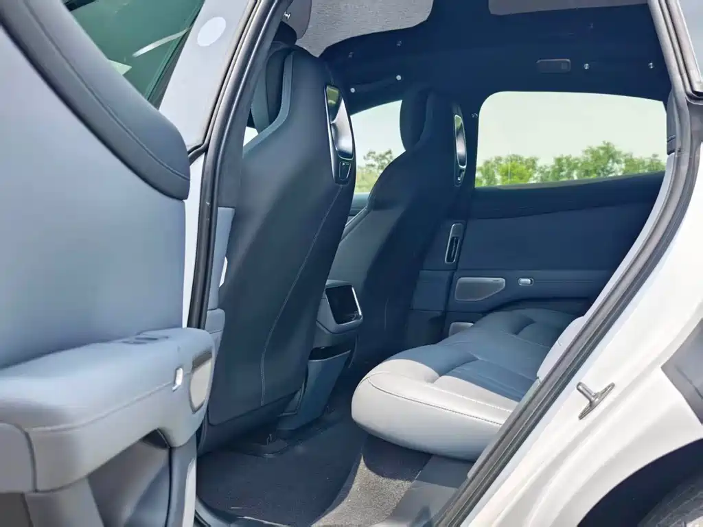 Xiaomi Auto Xiaomi YU7 2025 Long Range High Performance AWD Max 2025 - thumbnail 6