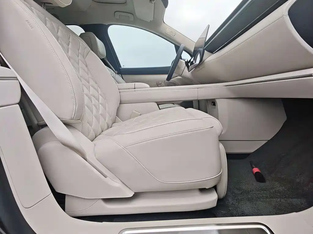 NIO NIO ES8 2026 - thumbnail 13
