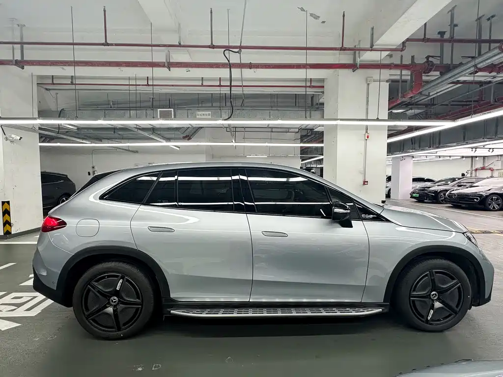 Mercedes-Benz Mercedes-Benz EQE SUV 500 4MATIC Special Edition 2026 - thumbnail 4
