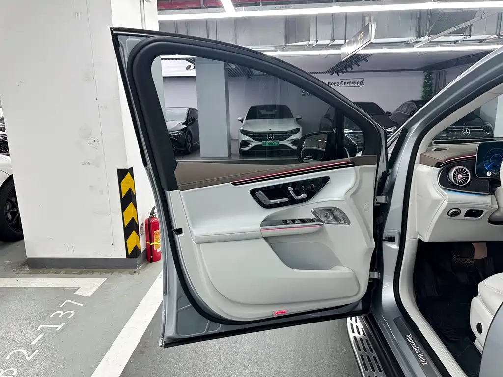 Mercedes-Benz Mercedes-Benz EQE SUV 500 4MATIC Special Edition 2026 - thumbnail 9