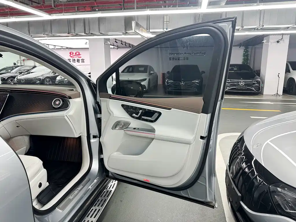 Mercedes-Benz Mercedes-Benz EQE SUV 500 4MATIC Special Edition 2026 - thumbnail 11