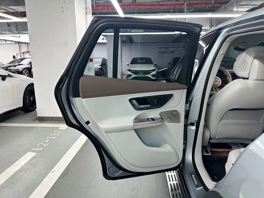 Mercedes-Benz Mercedes-Benz EQE SUV 500 4MATIC Special Edition 2026 - thumbnail 12