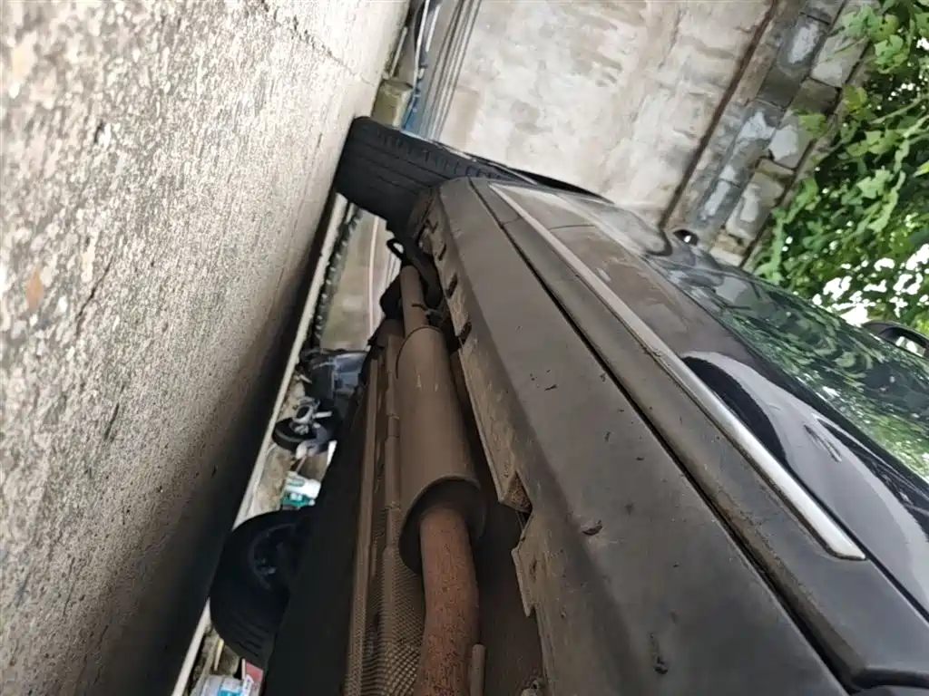 BYD Tang DM-i Champion Edition 112KM Noble 2023 - thumbnail 19