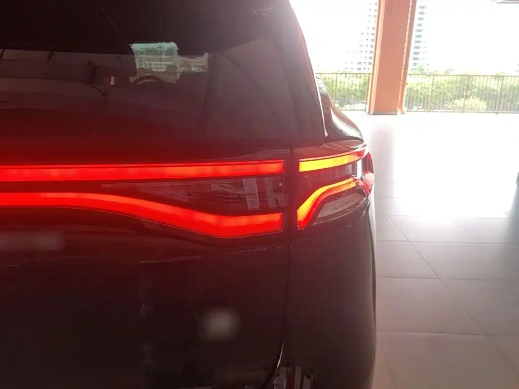 BYD Tang DM-i Champion Edition 112KM Exclusive 2023 - thumbnail 8