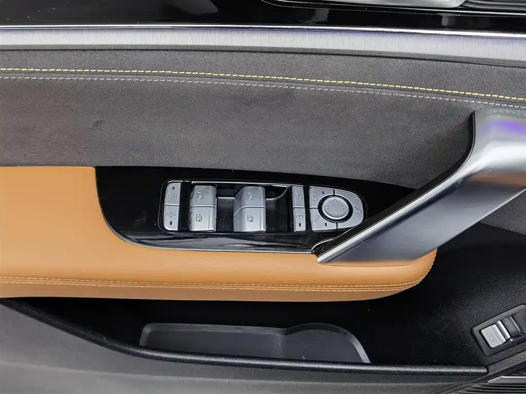BYD Tang DM-i Champion Edition 112KM Premium 2023 - thumbnail 9