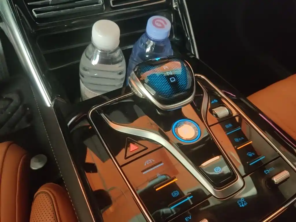 BYD Tang DM-i Champion Edition 112KM Exclusive 2023 - thumbnail 14