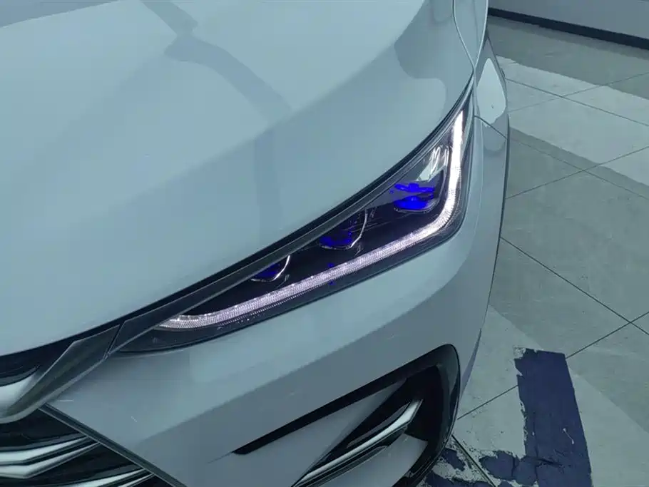 BYD BYD Tang 2021 DM-i 112KM Premium 2022 - thumbnail 5