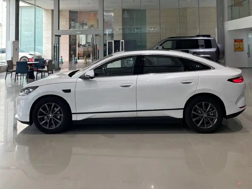 BYD BYD Qin L 2025 EV 545KM Chao Yue Edition 2025 - thumbnail 3