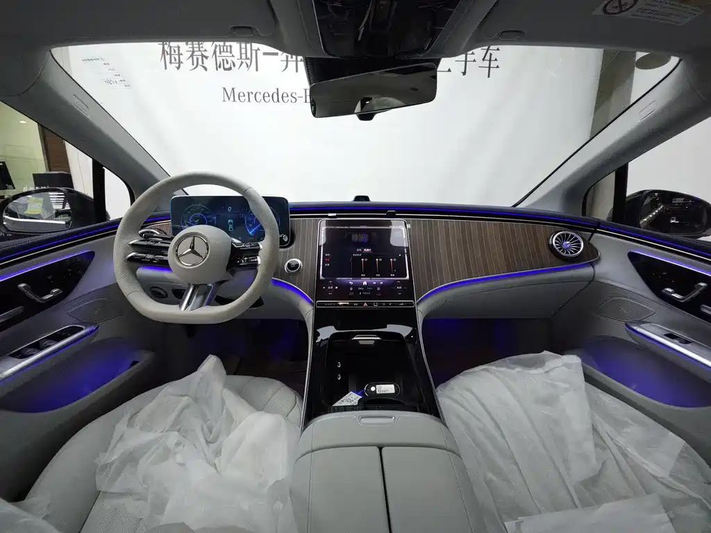 Mercedes-Benz Mercedes-Benz EQE 500 4MATIC 2026 - thumbnail 13