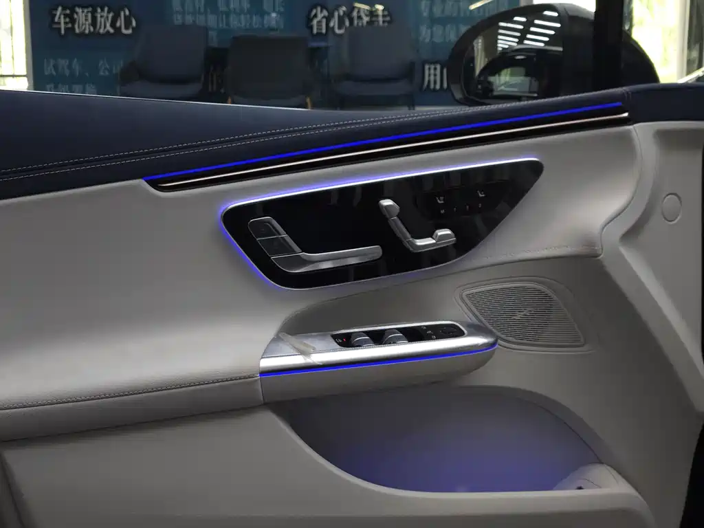 Mercedes-Benz Mercedes-Benz EQE 500 4MATIC 2026 - thumbnail 17