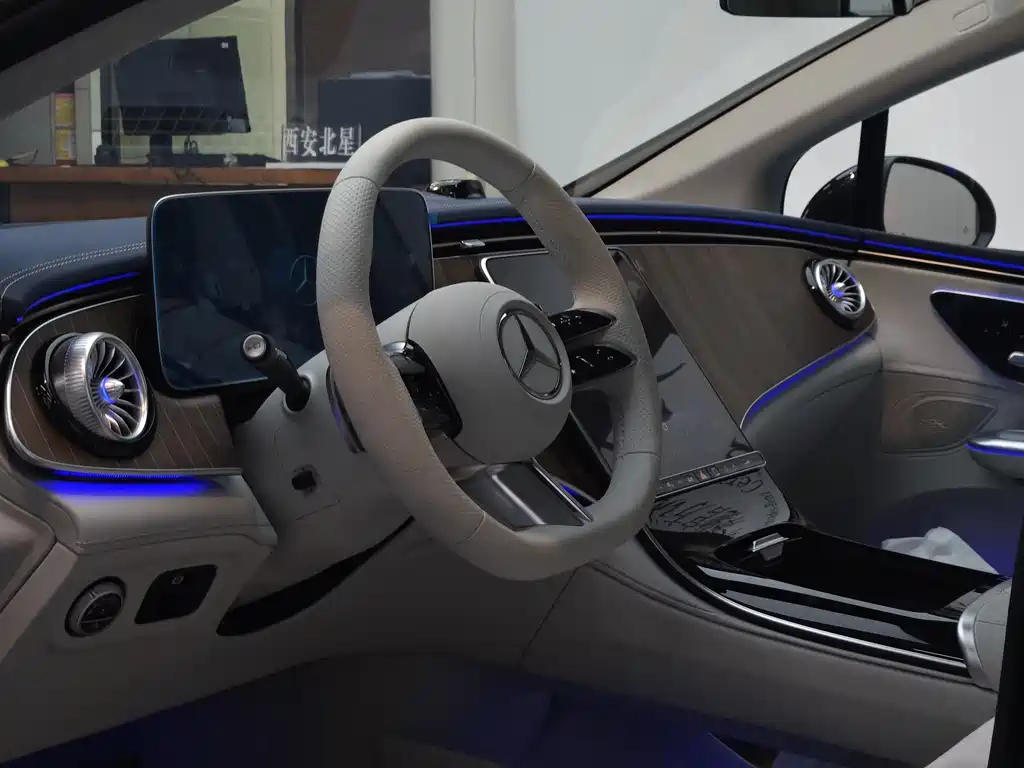 Mercedes-Benz Mercedes-Benz EQE 500 4MATIC 2026 - thumbnail 18