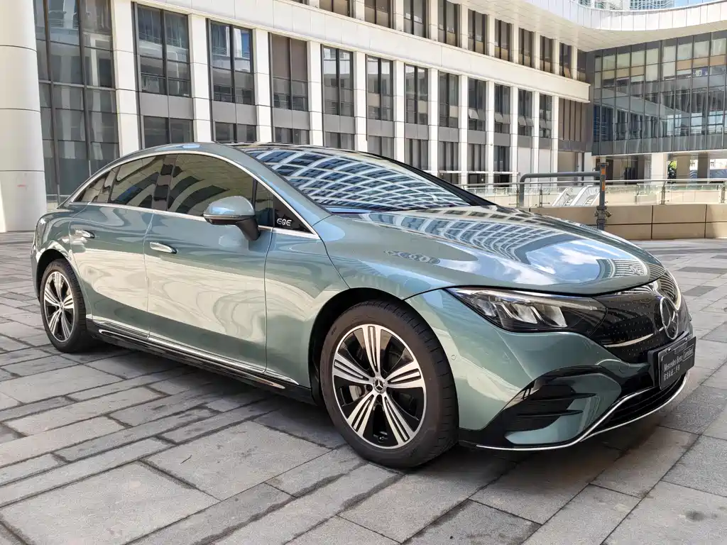 Mercedes-Benz Mercedes-Benz EQE 500 4MATIC Pioneer Edition 2026 - thumbnail 3
