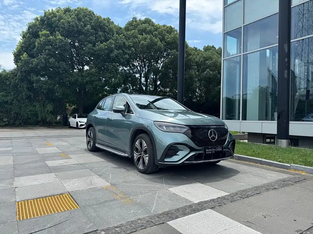 Mercedes-Benz Mercedes-Benz EQE SUV 2024 500 4MATIC Luxury Edition 2025 - thumbnail 4