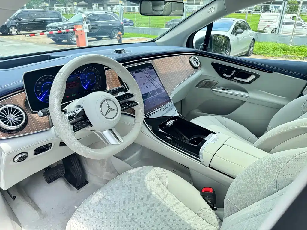 Mercedes-Benz Mercedes-Benz EQE SUV 2024 500 4MATIC Luxury Edition 2025 - thumbnail 6