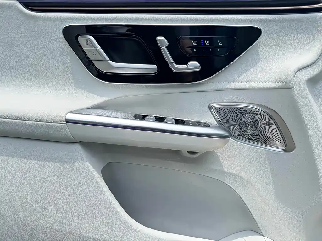 Mercedes-Benz Mercedes-Benz EQE SUV 2024 500 4MATIC Luxury Edition 2025 - thumbnail 8