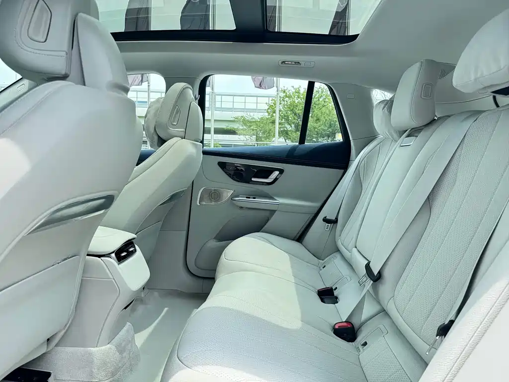 Mercedes-Benz Mercedes-Benz EQE SUV 2024 500 4MATIC Luxury Edition 2025 - thumbnail 9