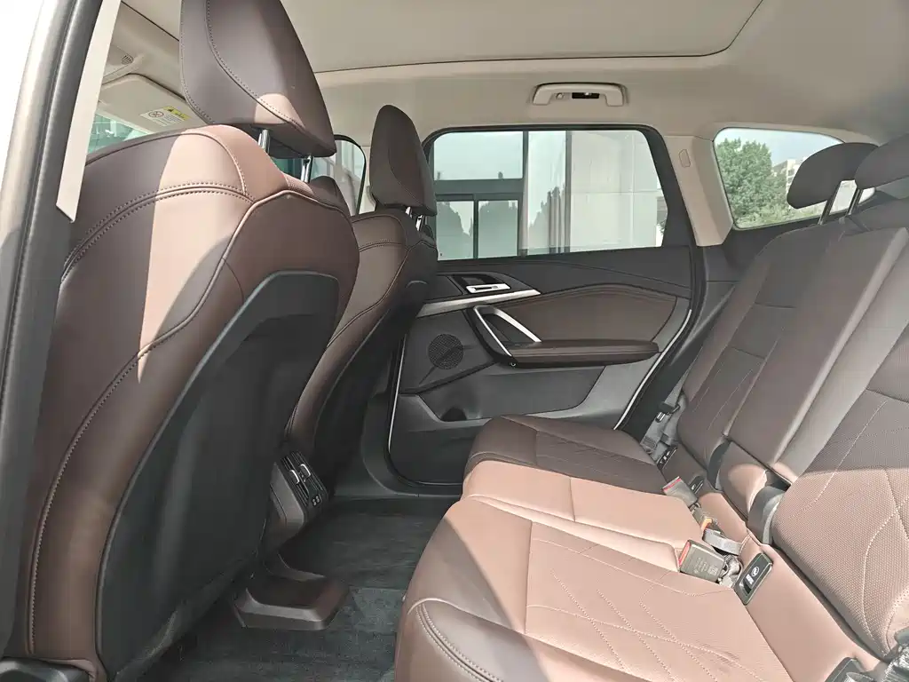 BMW BMW iX1 2023 eDrive25L M Sport Package 2025 - thumbnail 10