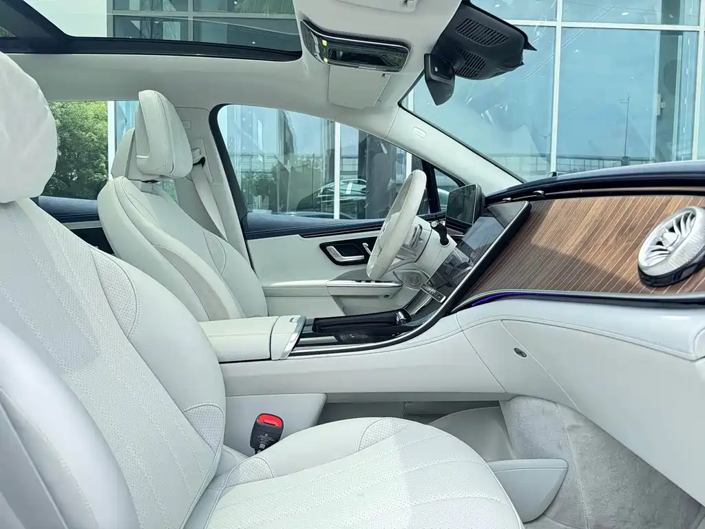 Mercedes-Benz Mercedes-Benz EQE SUV 2024 500 4MATIC Luxury Edition 2025 - thumbnail 14