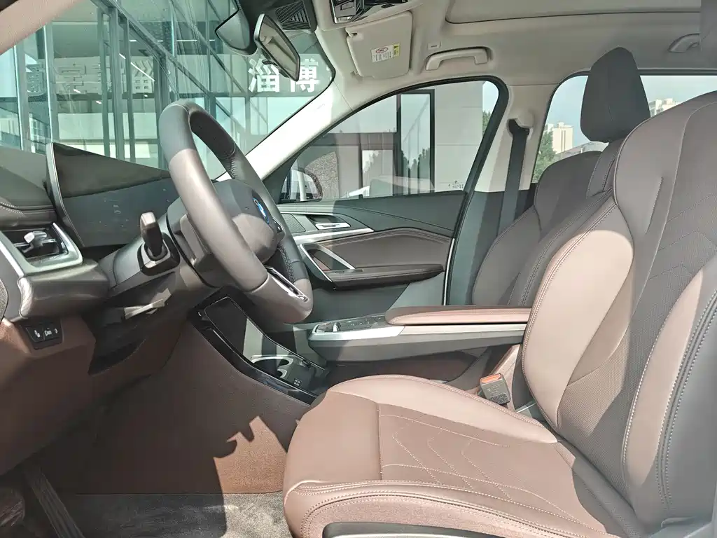 BMW BMW iX1 2023 eDrive25L M Sport Package 2025 - thumbnail 11