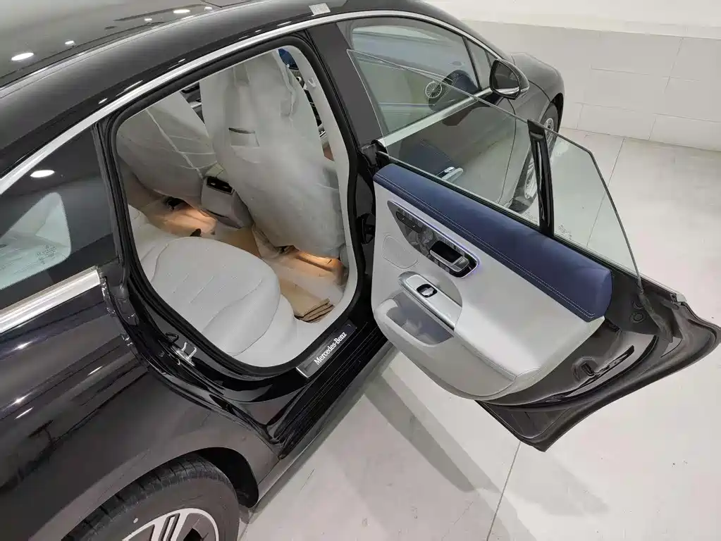 Mercedes-Benz Mercedes-Benz EQE 500 4MATIC 2025 - thumbnail 6